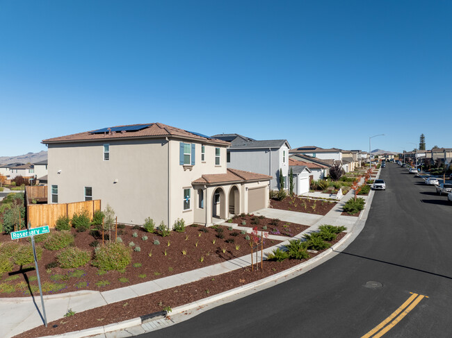 1950 Rosemary Dr in Hollister, CA - Foto de edificio - Building Photo