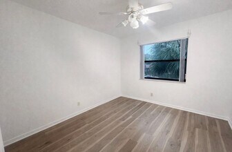 3950 Cocoplum Cir in Coconut Creek, FL - Building Photo - Building Photo