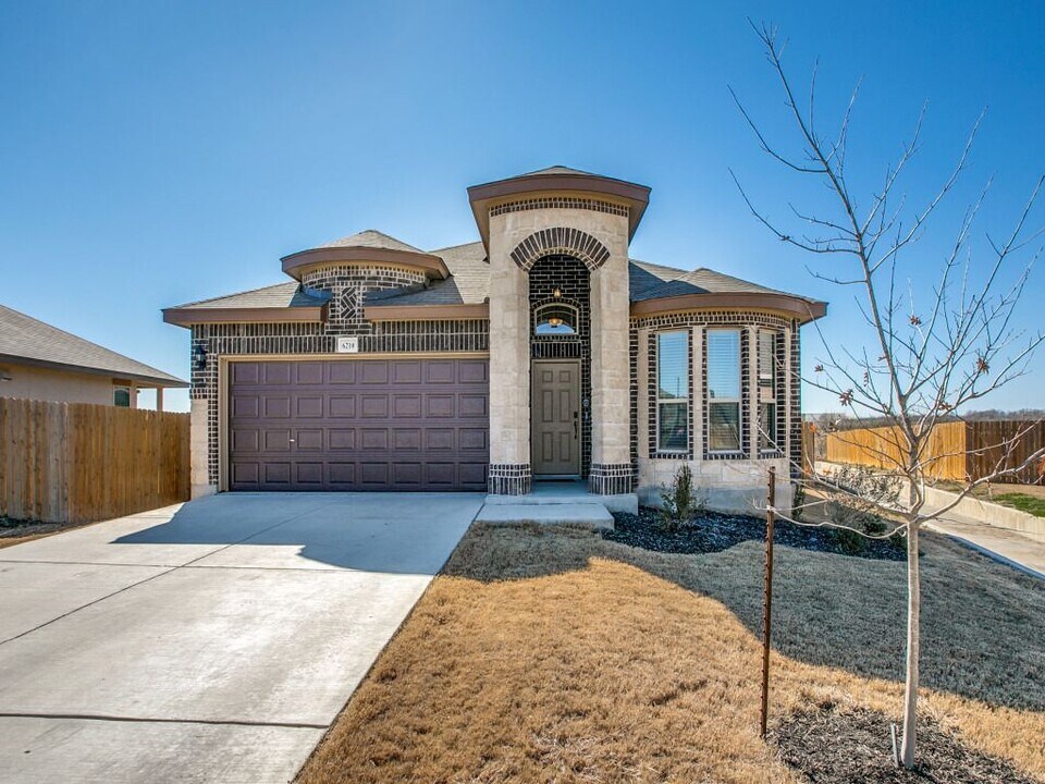 6210 Katy Star in San Antonio, TX - Building Photo