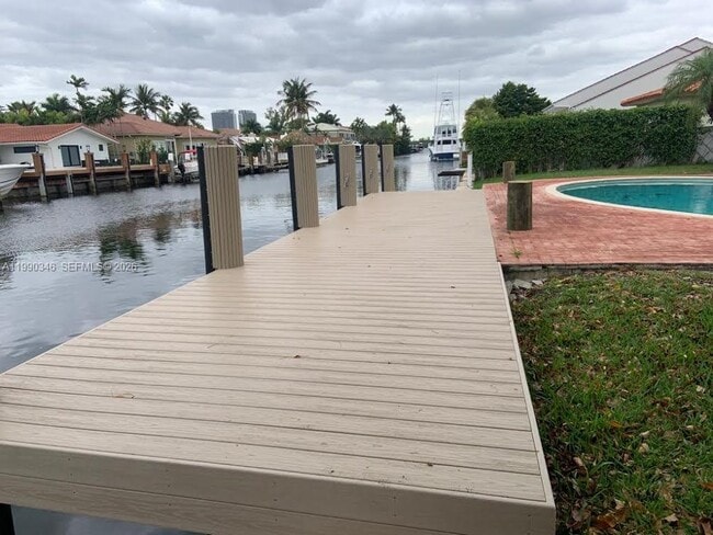 3406 NE 168th St in North Miami Beach, FL - Building Photo - Building Photo