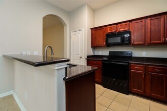 17239 Glen Oaks Dr in Conroe, TX - Building Photo - Building Photo