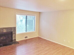 4416 145th Ave NE in Bellevue, WA - Building Photo - Building Photo