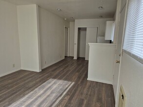 Arrowhead in Clearlake, CA - Foto de edificio - Building Photo