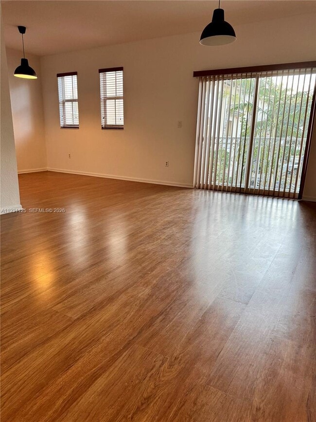 11401 NW 89th St in Doral, FL - Foto de edificio - Building Photo