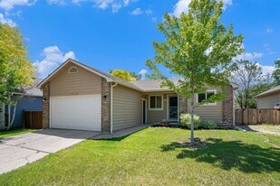 2666 W 44th St in Loveland, CO - Building Photo