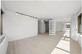 247 E Chestnut St, Unit 2004 in Chicago, IL - Building Photo - Building Photo