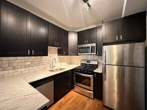 2211 W Eastwood Ave, Unit 2X in Chicago, IL - Building Photo - Building Photo