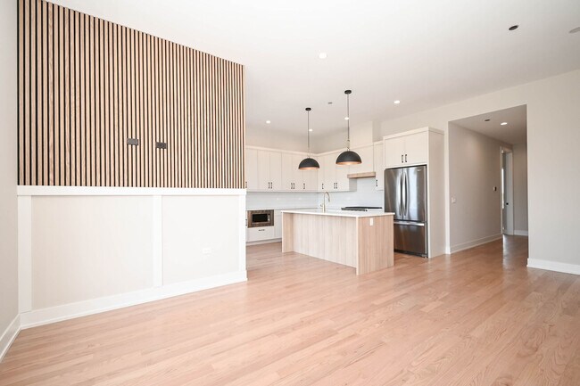 2127 W Madison St in Chicago, IL - Building Photo - Building Photo