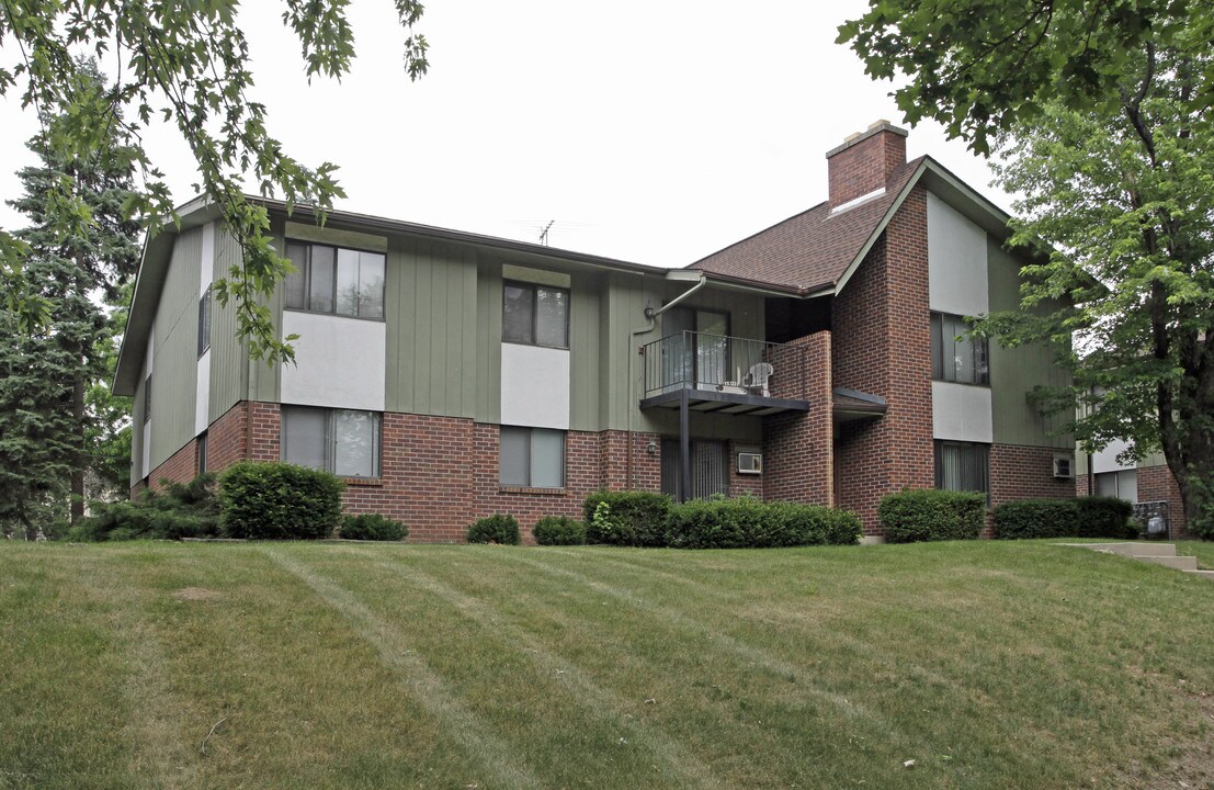 Grantosa View in Wauwatosa, WI - Building Photo