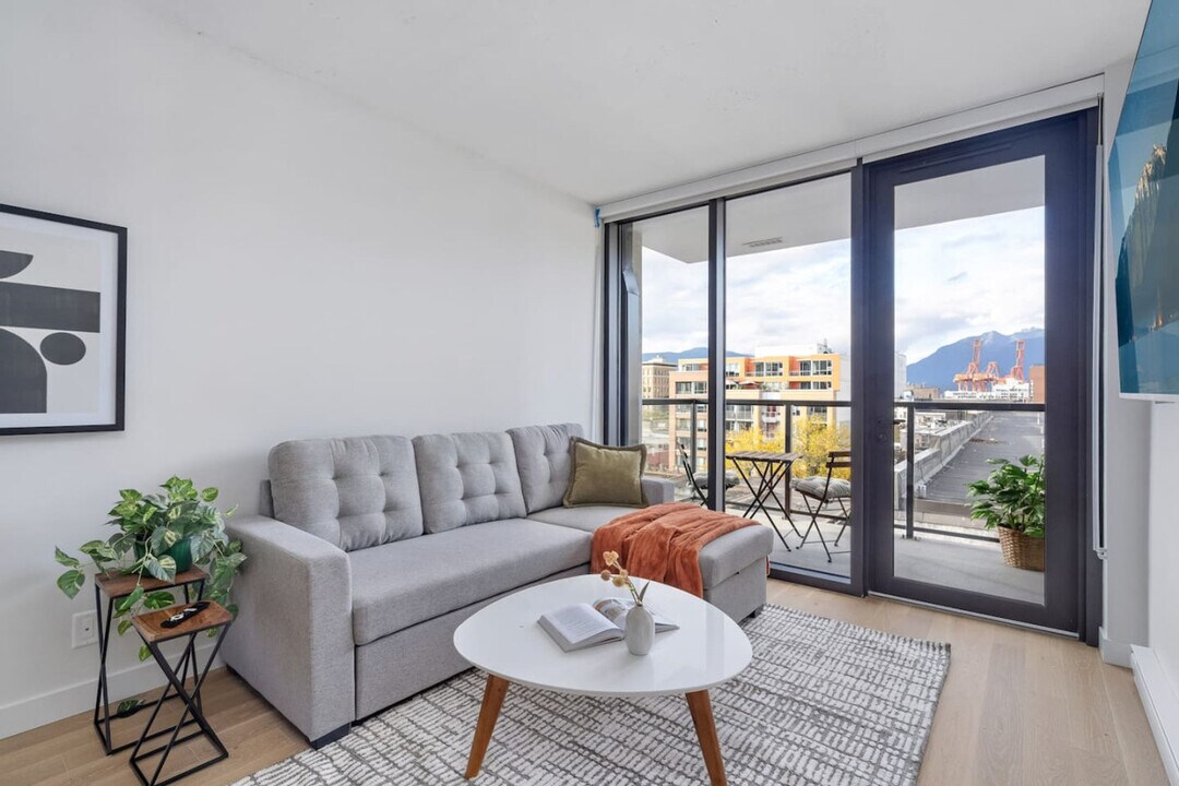 239 Keefer St in Vancouver, BC - Building Photo