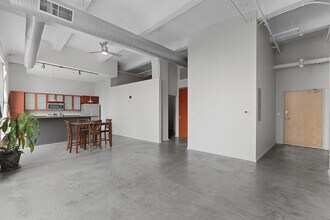 1136 Washington Ave, Unit 608 in St. Louis, MO - Foto de edificio - Building Photo