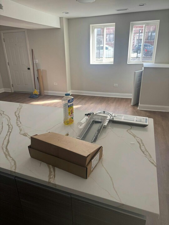 5910 S Michigan Ave in Chicago, IL - Building Photo