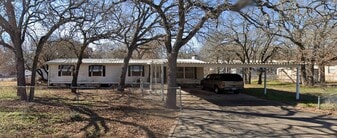 820 Branding Iron Trail in Granbury, TX - Building Photo