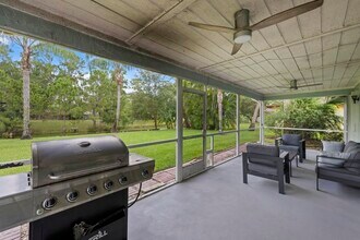 756 Juniper Pl in Wellington, FL - Foto de edificio - Building Photo