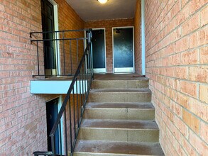 1800 Jefferson Park Ave, Unit 70B in Charlottesville, VA - Building Photo - Building Photo