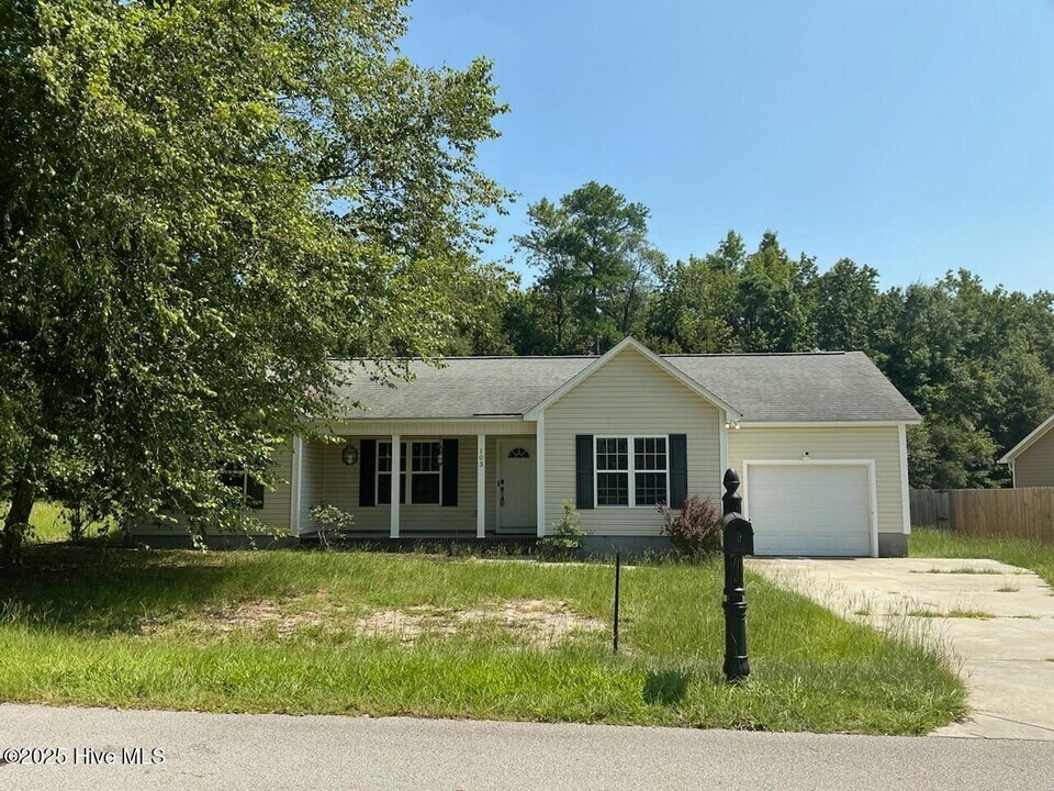 103 Worvin Ln in Richlands, NC - Building Photo