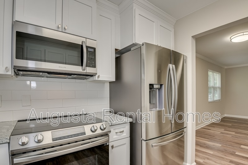 1402 Johns Rd in Augusta, GA - Building Photo