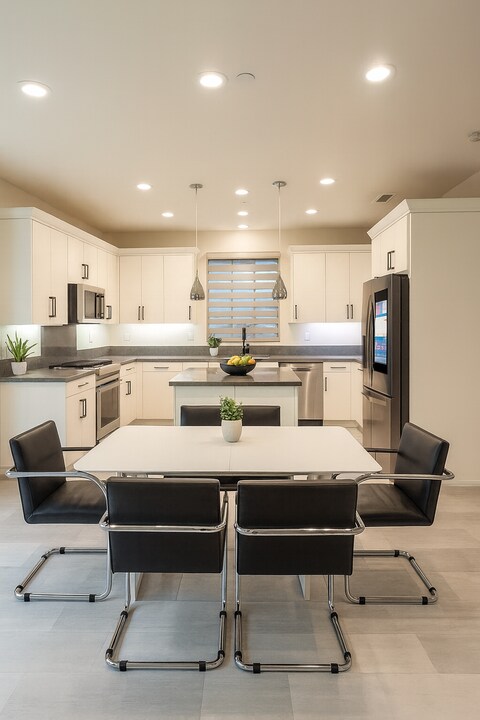 160 Quiet Grv in Irvine, CA - Building Photo