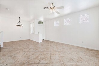 10647 Solar Hawk Ave in Las Vegas, NV - Building Photo - Building Photo
