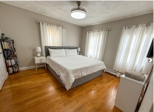 273 Dorchester St, Unit T in Boston, MA - Foto de edificio - Building Photo