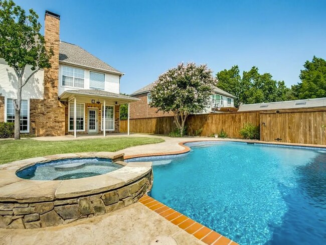 4010 Crestwood Dr in Carrollton, TX - Building Photo - Building Photo