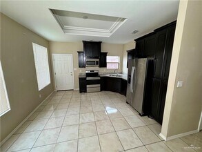 2606 Primrose Ave-Unit -Apt 1 in Edinburg, TX - Building Photo - Building Photo