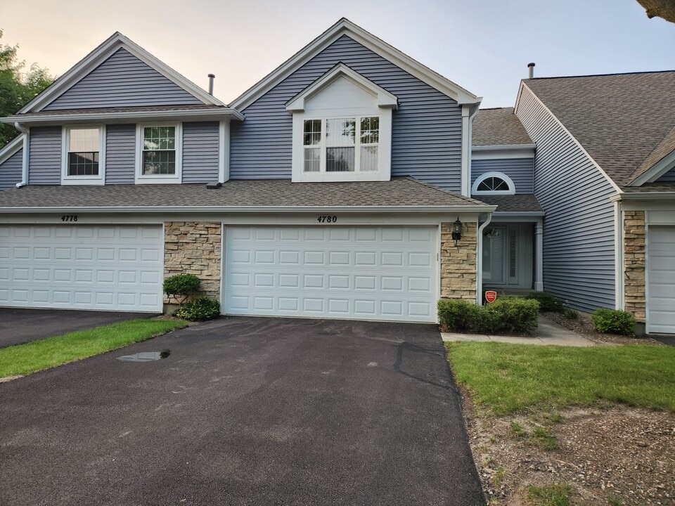 4780 Amber Cir in Hoffman Estates, IL - Building Photo