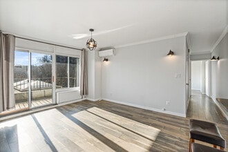 2540 Shore Blvd-Unit -# 2F in Queens, NY - Building Photo - Building Photo