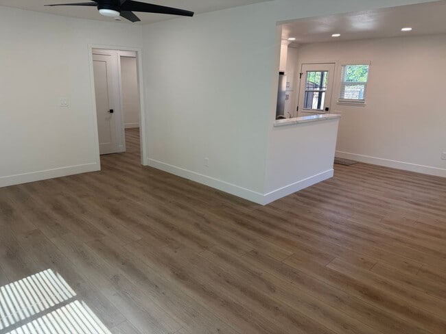 793 W Pomona Blvd in Monterey Park, CA - Building Photo - Building Photo