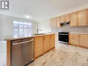 72 Kentledge Ave in East Gwillimbury, ON - Building Photo - Building Photo