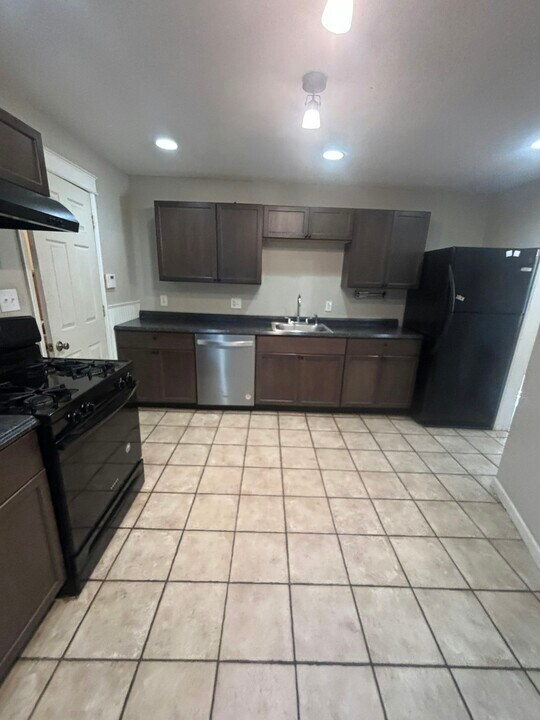 165 Sharpe St in Kingston, PA - Building Photo