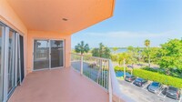 7430 Sunshine Skyway Ln S in St. Petersburg, FL - Building Photo - Building Photo