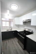 190 Dwight St-Unit -1 in Jersey City, NJ - Foto de edificio - Building Photo