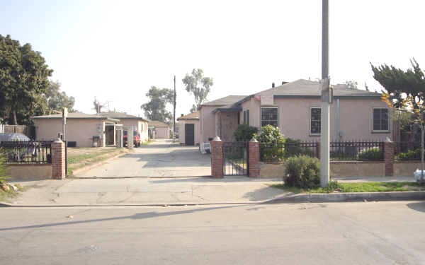 10514 Felton Ave in Inglewood, CA - Foto de edificio