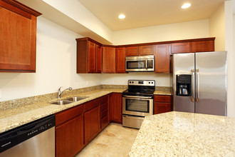 29th Street Townhomes in Davenport, IA - Building Photo - Interior Photo