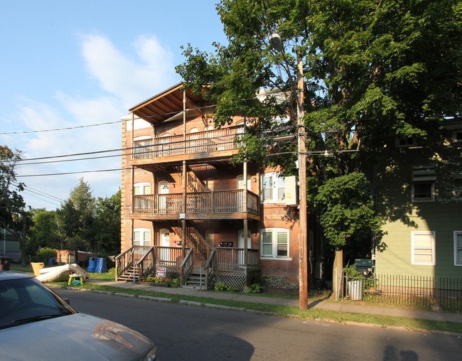 103 Tremont St in New Britain, CT - Foto de edificio - Building Photo