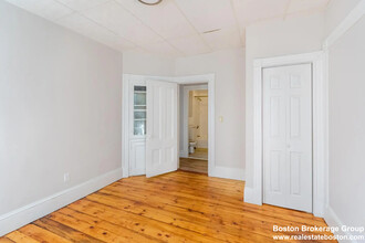 31 Falcon St, Unit #1 in Boston, MA - Building Photo - Building Photo