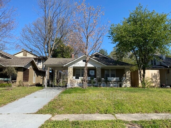 property at 414 N Willett St