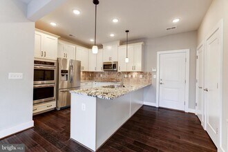 44752 Tiverton Sq in Ashburn, VA - Building Photo - Building Photo