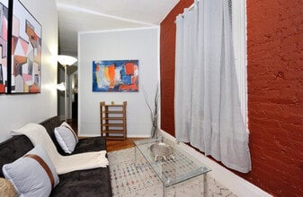 440 W 45th St, Unit SI ID1323913P in New York, NY - Building Photo - Building Photo