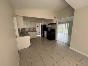 5825 Forest Grove Blvd in Orlando, FL - Building Photo - Building Photo