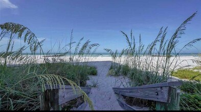 2295 Gulf of Mexico Dr in Longboat Key, FL - Building Photo - Building Photo