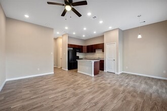 7937 Richland Dr in Houston, TX - Building Photo - Building Photo