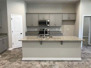 5037 Park Shore Dr in Marrero, LA - Building Photo - Building Photo