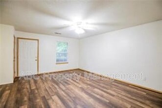 42 Locust St in Farmington, AR - Building Photo - Building Photo