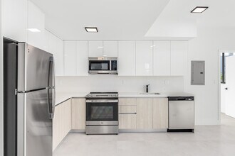 1547 NW 2nd St, Unit Abensa LLC in Miami, FL - Building Photo - Building Photo