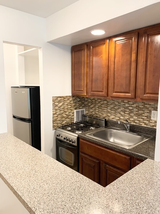 7538 Grand Central Pky, Unit 3 in Forest Hills, NY - Building Photo