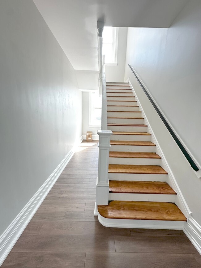 234 Locust St, Unit Apt 1 in Columbia, PA - Foto de edificio - Building Photo