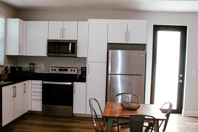 property at 1917 Lorna Ave