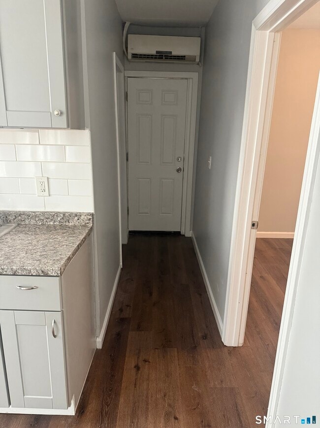 1347 Pembroke St in Bridgeport, CT - Building Photo - Building Photo